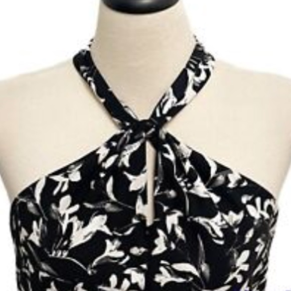 White House Black Market Black & White Twist-Front Keyhole Halter Top — XL - Picture 6 of 6